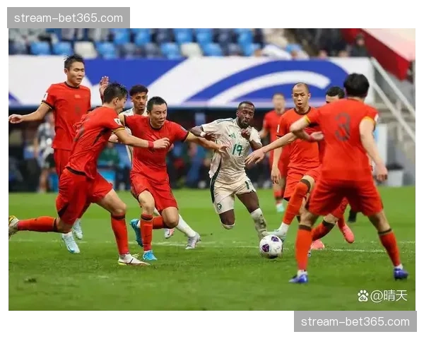 青岛西海岸四射正进一球 进攻效率偏低依赖定位球破局 青岛西海岸四射正进一球 进攻效率偏低依赖定位球破局